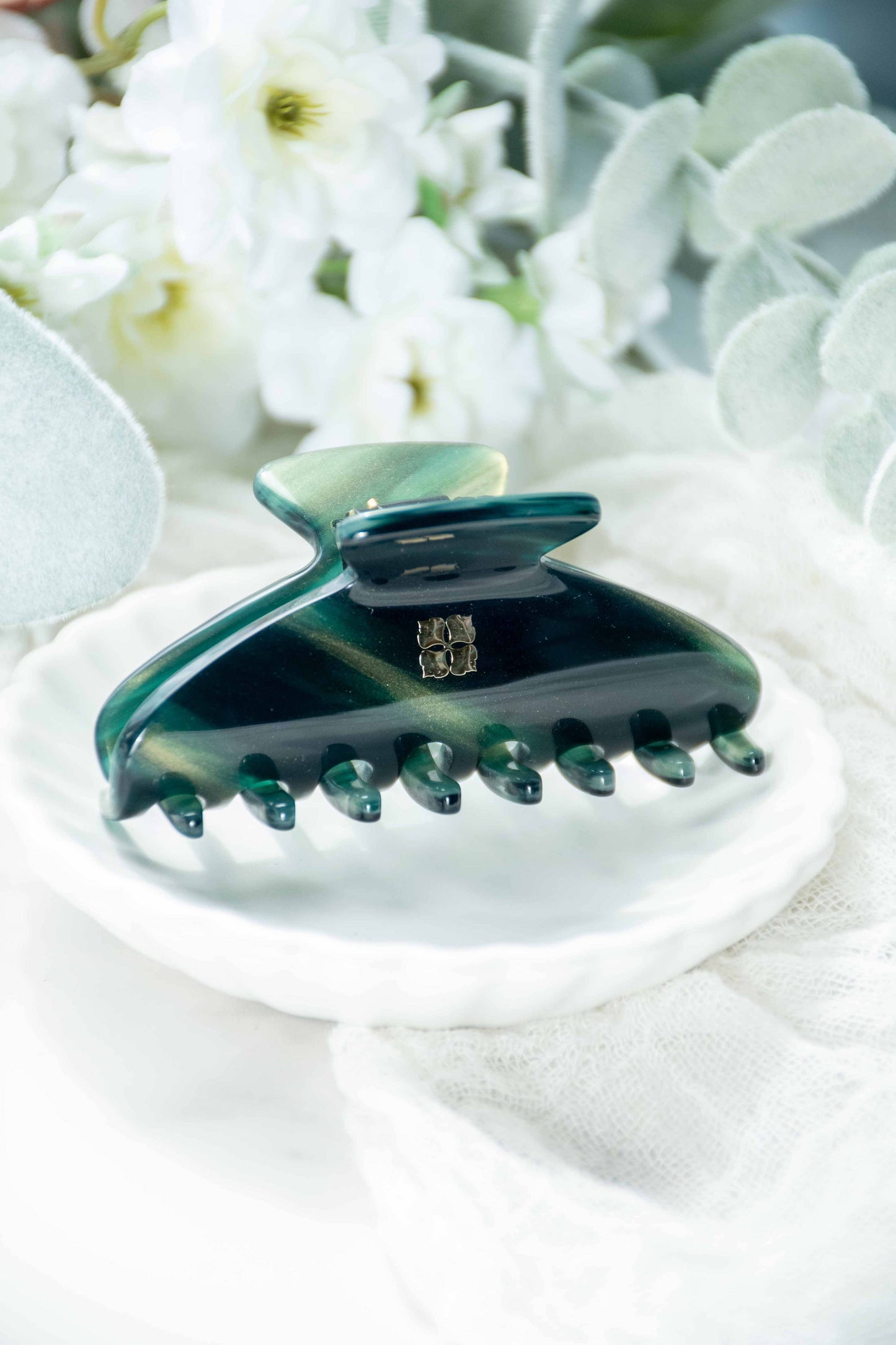 Glamour Grip Mini Claw in Roscoelite | Emerald Gold Shimmer | Italian Acetate Tortoise Shell Small Hair Clip
