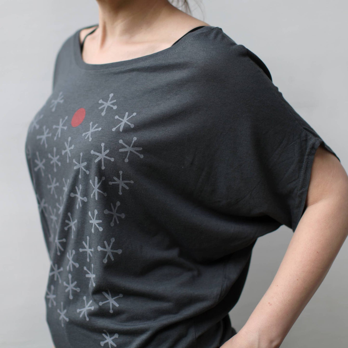 Jacks Game Mid Century Print Dolman Sleeve Top Gray