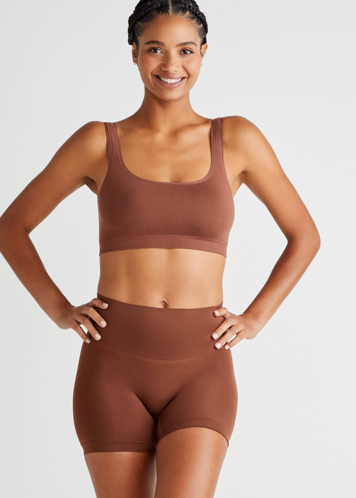 Isla Ultralight Shaping Short - Seamless: Almond