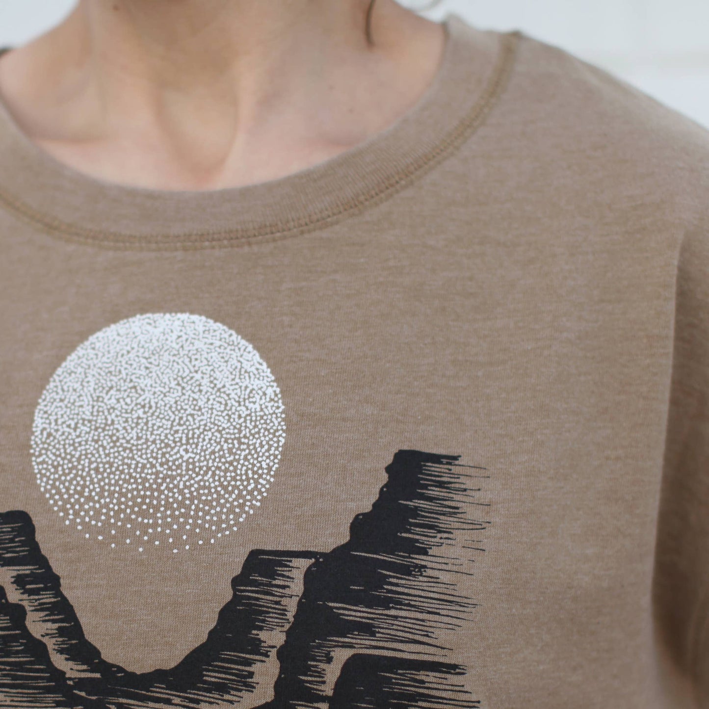 Canyonlands Desert Motif Loose Fit Boxy Tee Yoga Shirt Brown