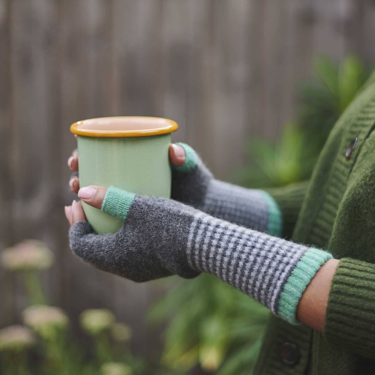 Women's Lambswool Fingerless Gloves