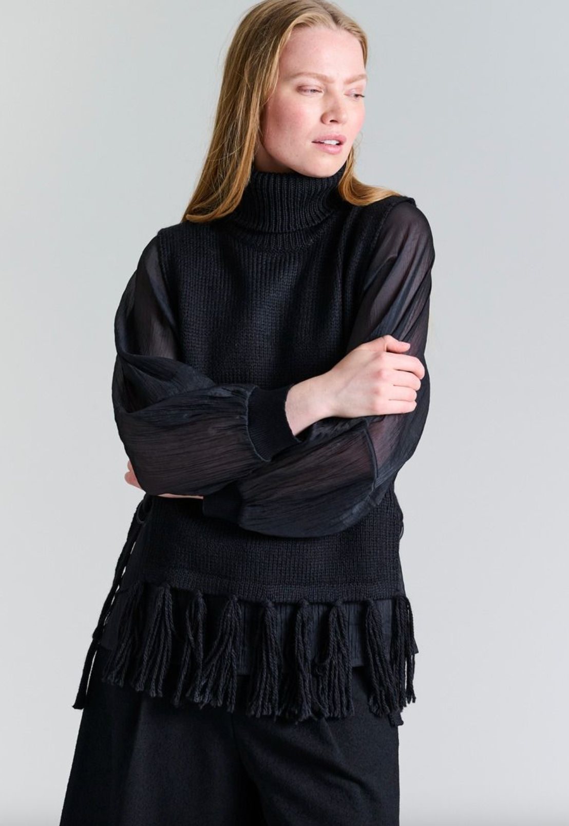 Sakasu Raglan Black Blouse