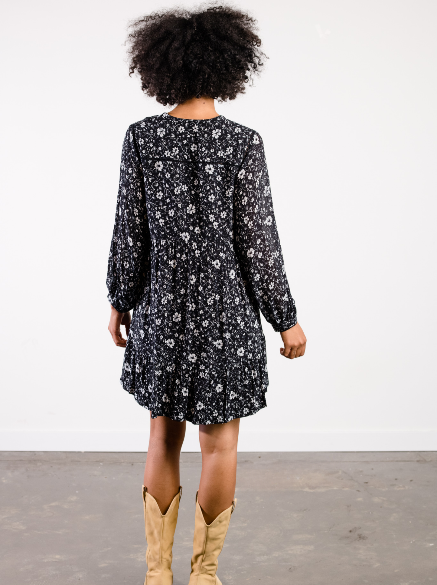 Naomi Flowy Mini Dress | Black/White Floral