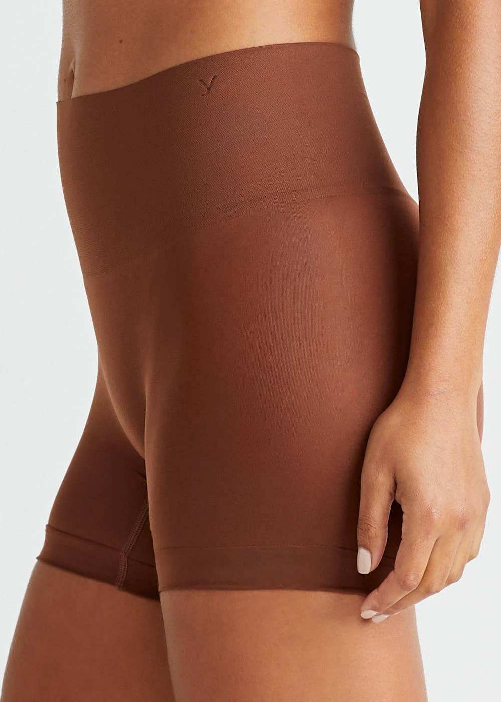 Isla Ultralight Shaping Short - Seamless: Almond