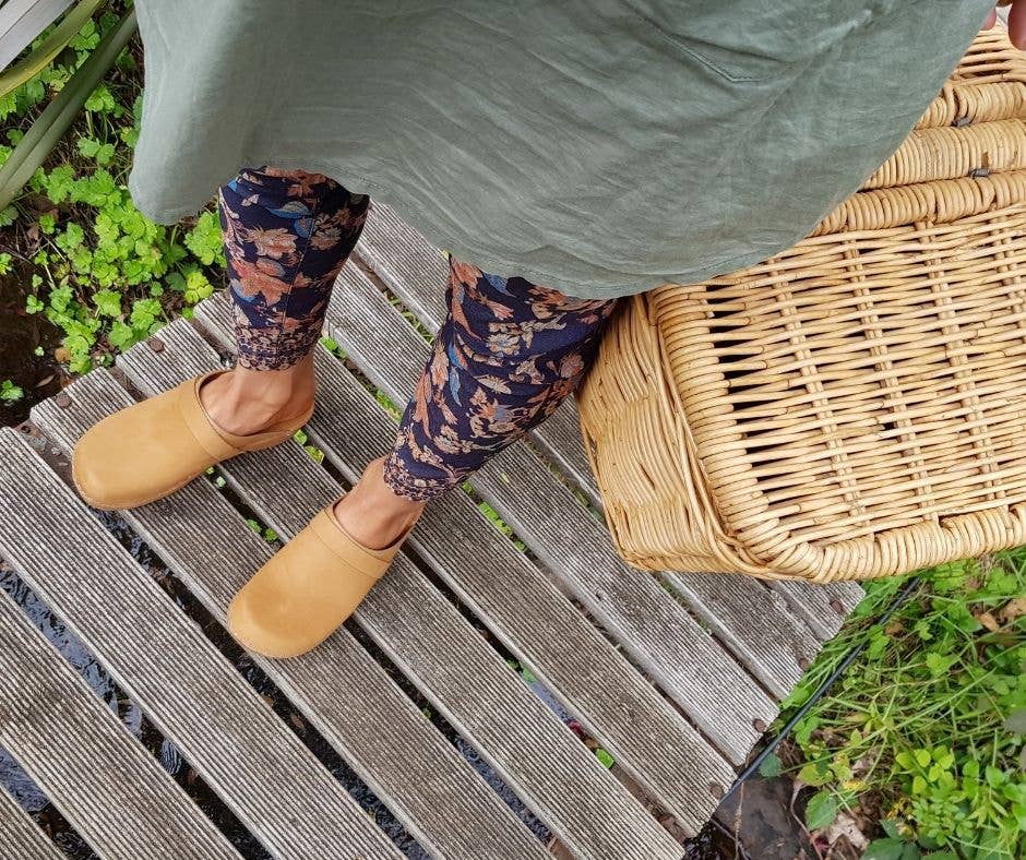 Clogs Greta Tan Brown Nubuck | Swedish Clogs