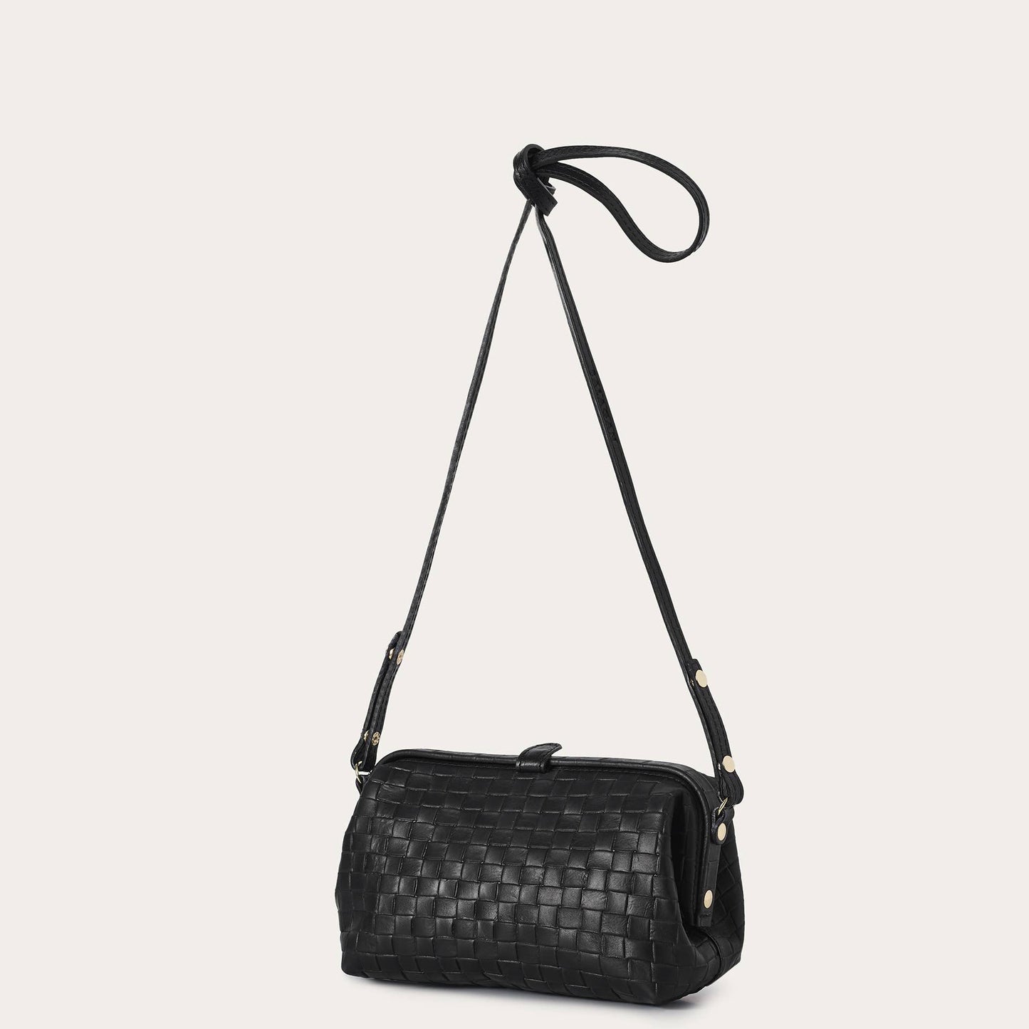 Rofe Bag M, matte black braid