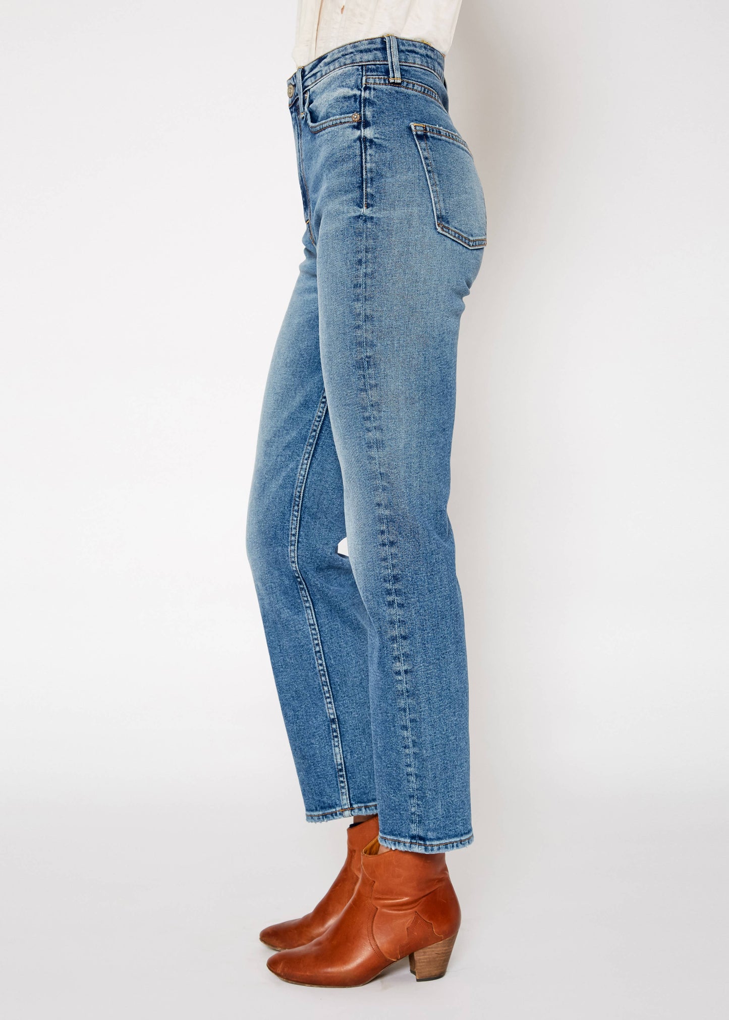 Dru Mom Straight Jeans - Kodiak Wash