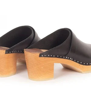 Da Vinci Black 311 Clogs