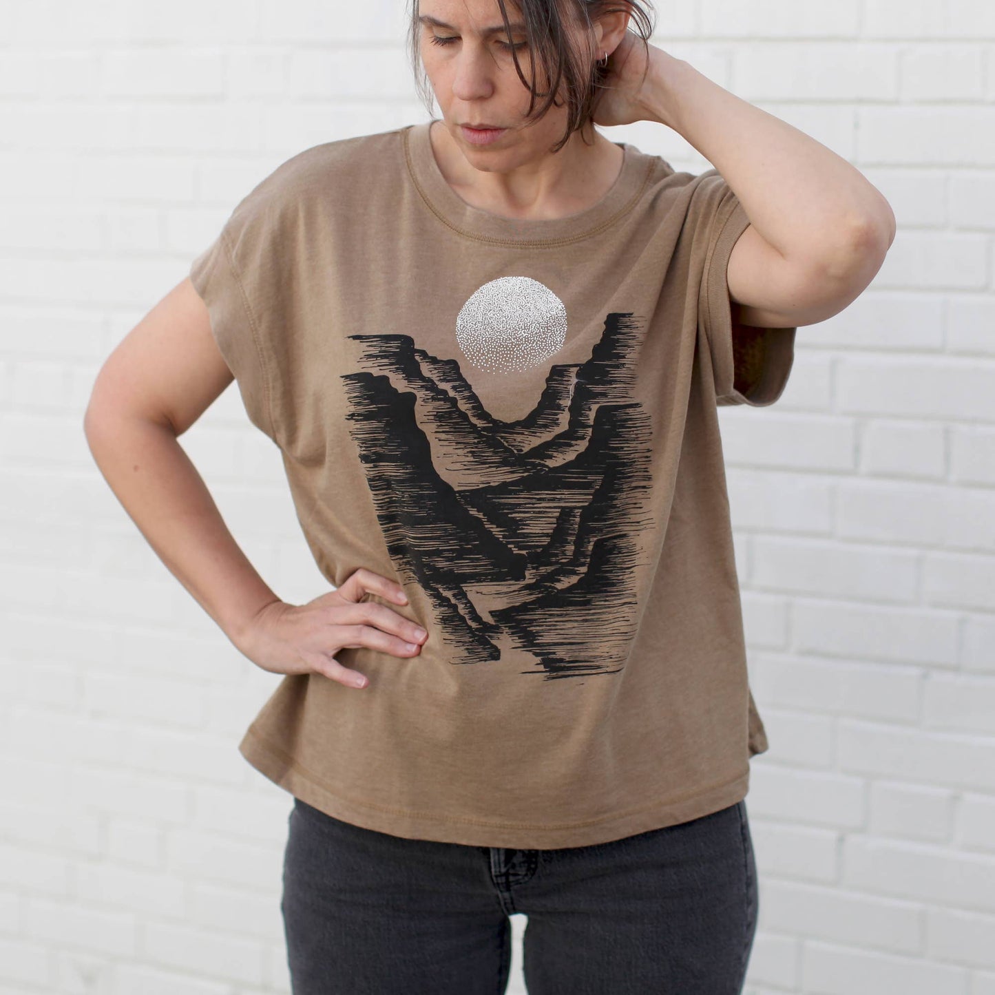 Canyonlands Desert Motif Loose Fit Boxy Tee Yoga Shirt Brown