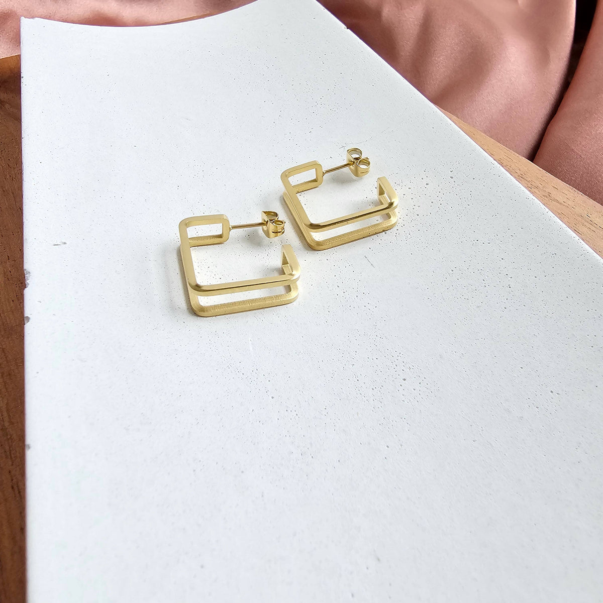 Luxe Kamora Hoops - Gold