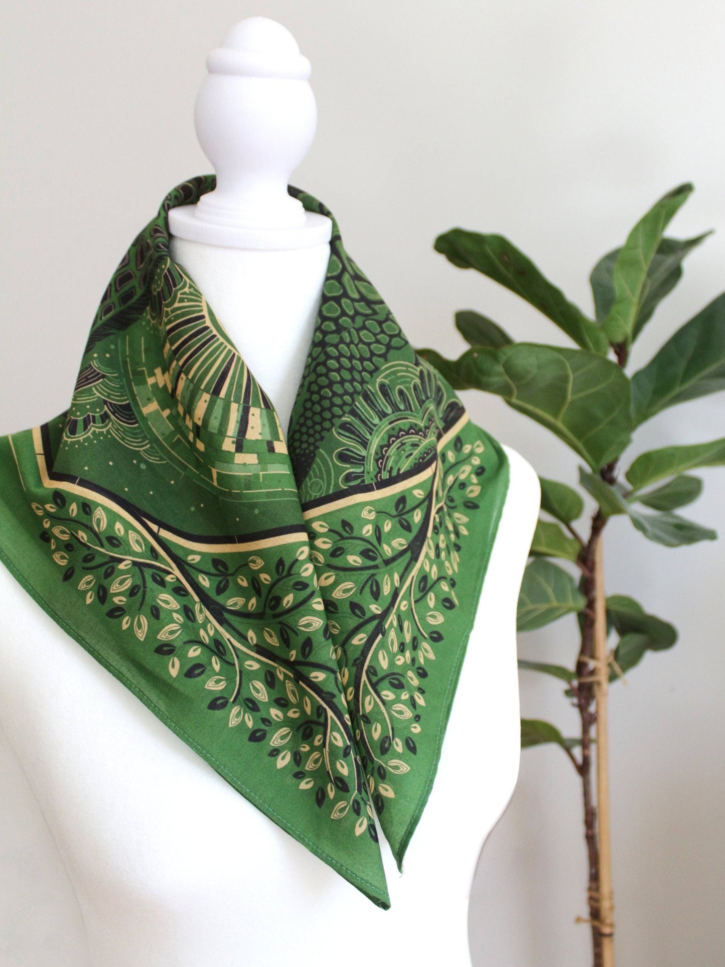 Giraffe, "Surya" in the Grassland Bandana Scarf (Olive Green)