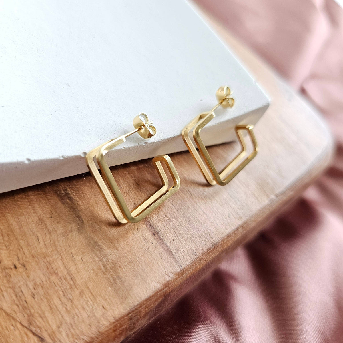 Luxe Kamora Hoops - Gold