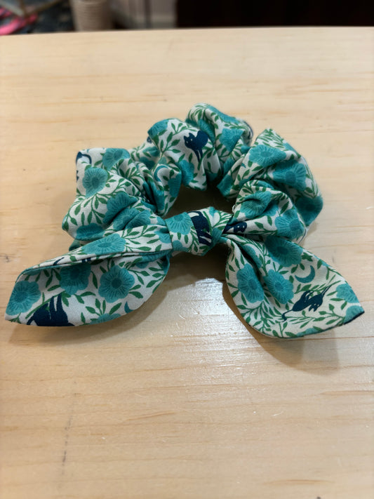 Handmade Scrunchie - Hiding Cat