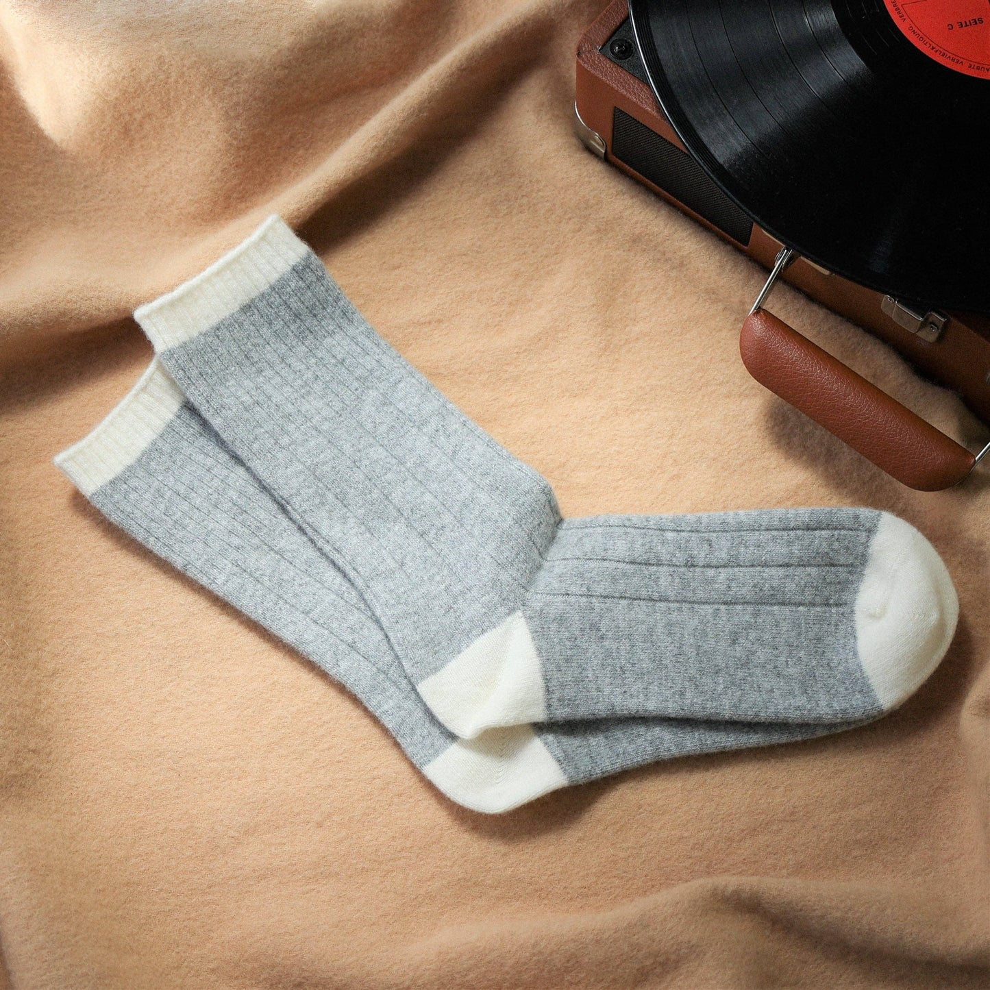 KLUE merino wool banded socks | Grey