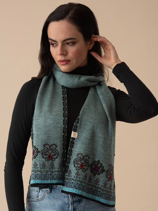 Eva Alpaca Scarf | Hand Embroidery Mint