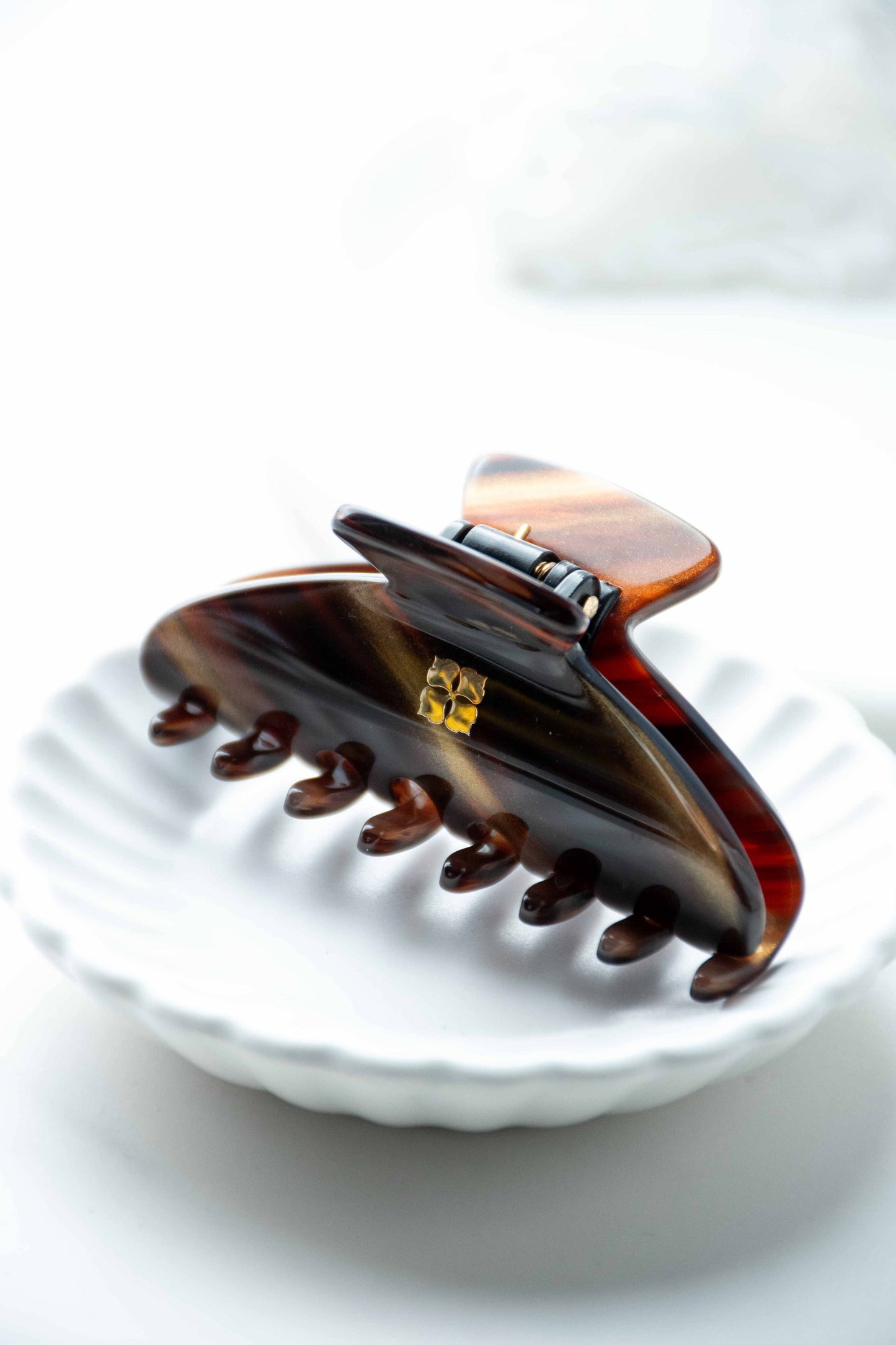 Glamour Grip Mini Claw in Tigers Eye | Bronze Brown Gold Shimmer | Italian Acetate Tortoise Shell Small Hair Clip