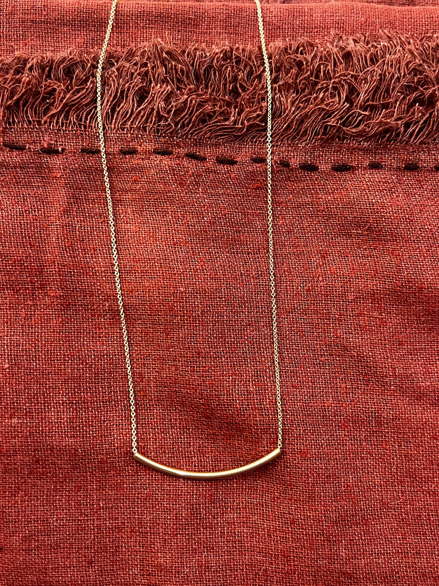 Threader Necklace with Classic Curved Bar