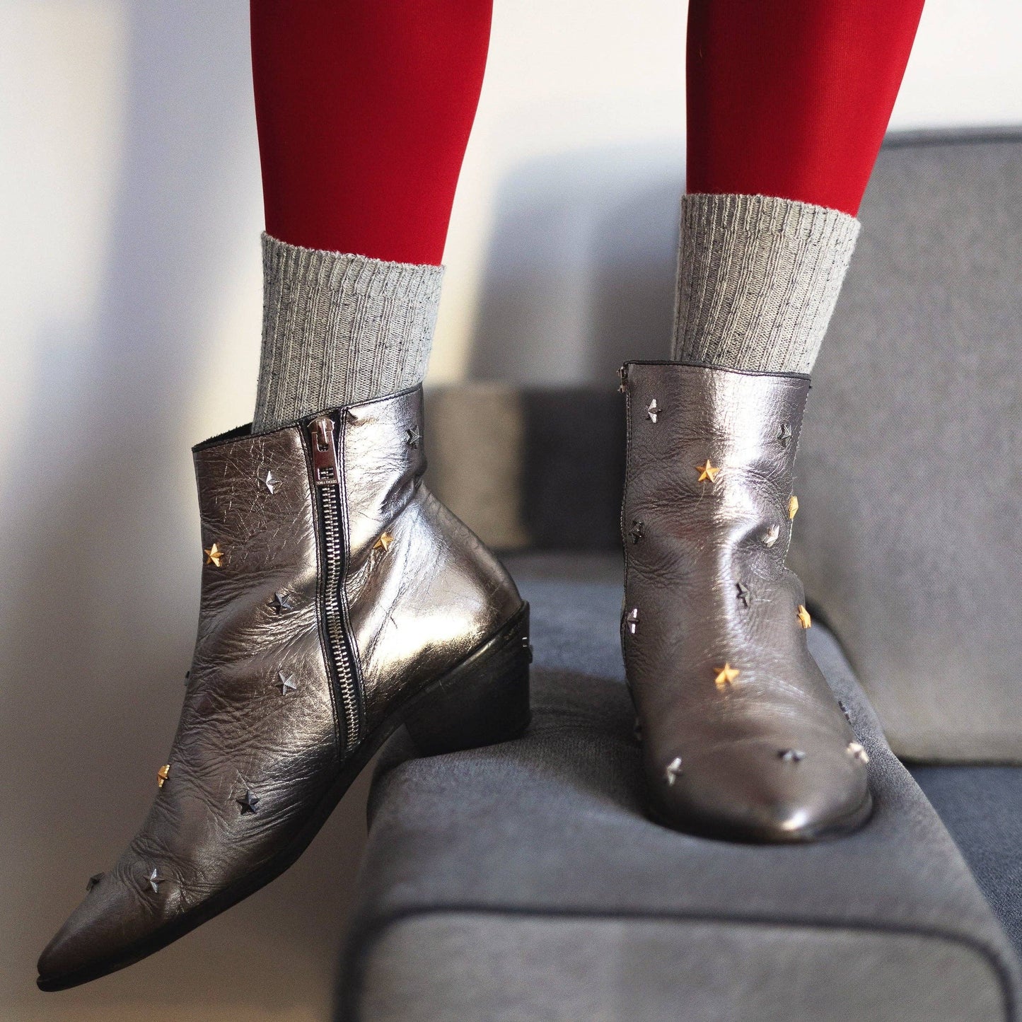 KLUE Silk and Wool DUST STAR socks | Grey