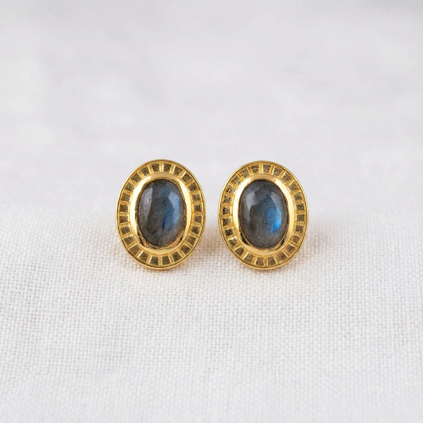 18K GV oval textured stud earrings - E513