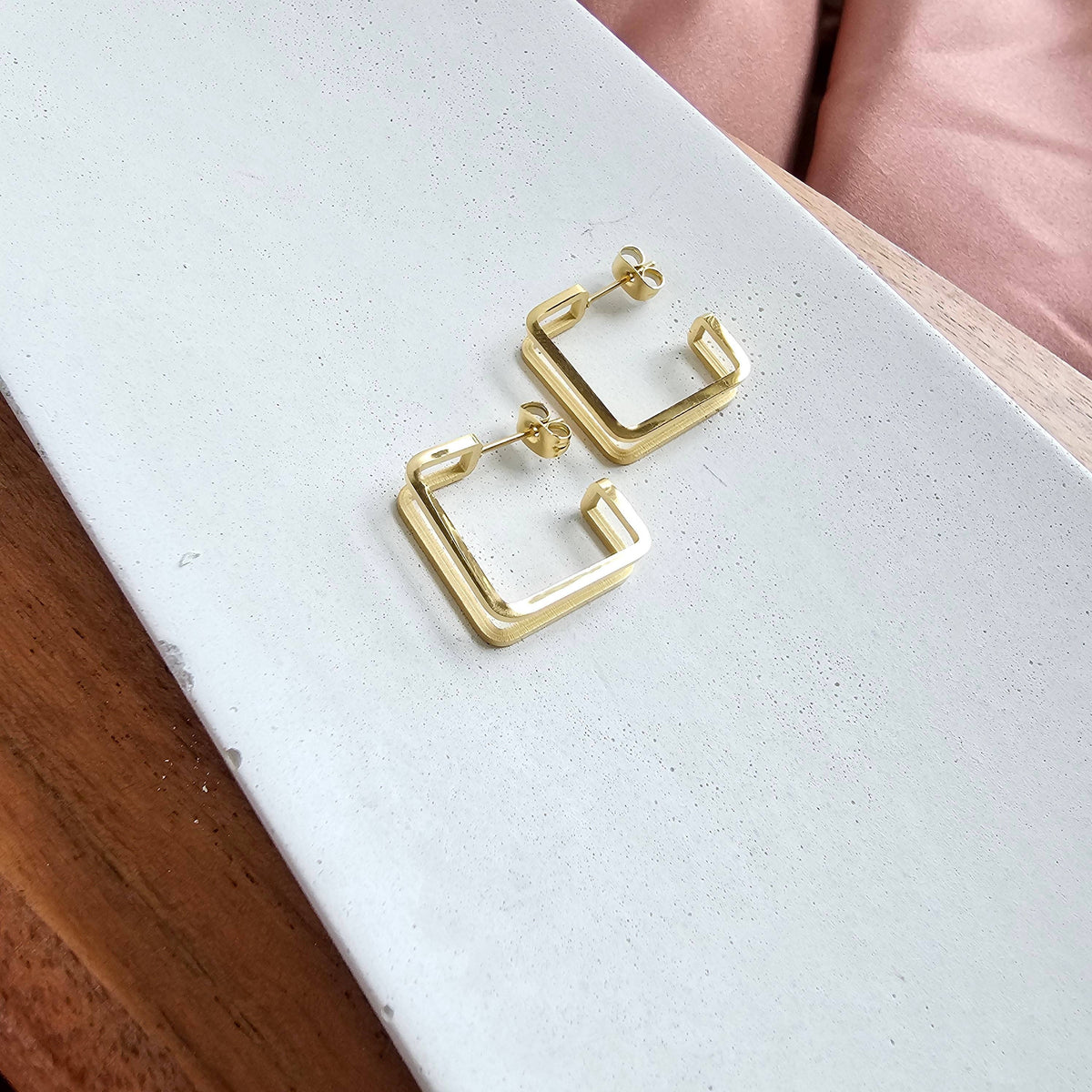 Luxe Kamora Hoops - Gold