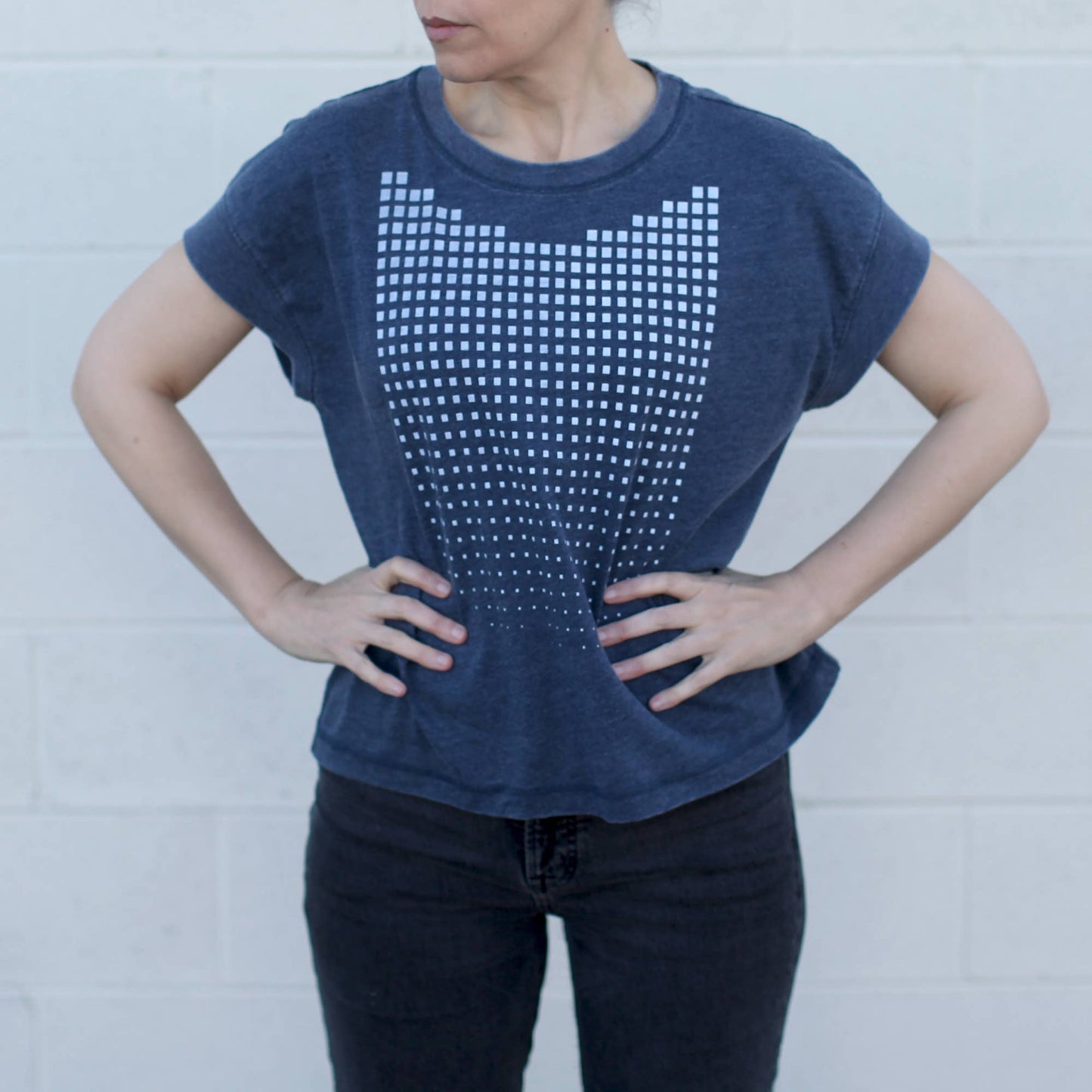 Geometric Minimalist Geo Fade Womens Loose Fit Boxy Tee Navy