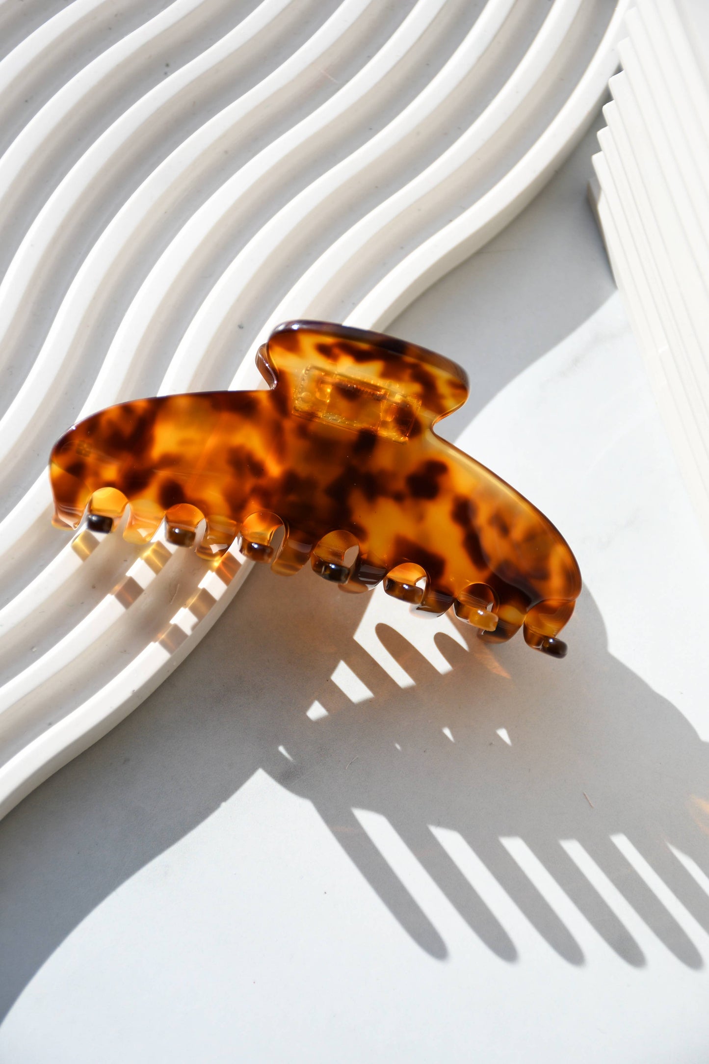 Oval Acetate Hair Claw | Classic