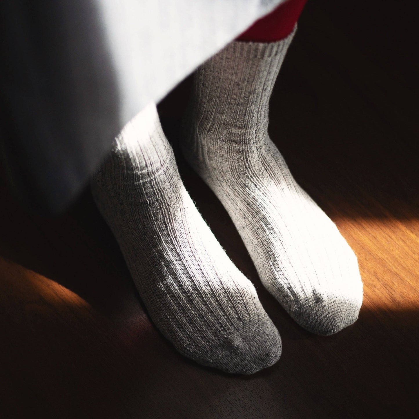 KLUE Silk and Wool DUST STAR socks | Grey