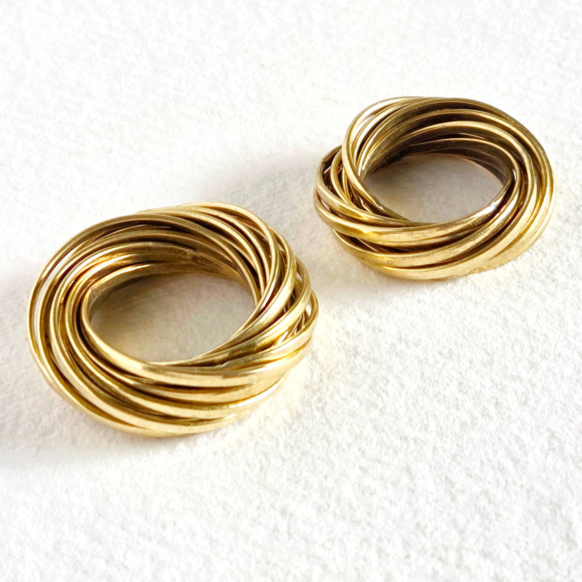 Brass ring intertwined 12 band infinity bisjoux