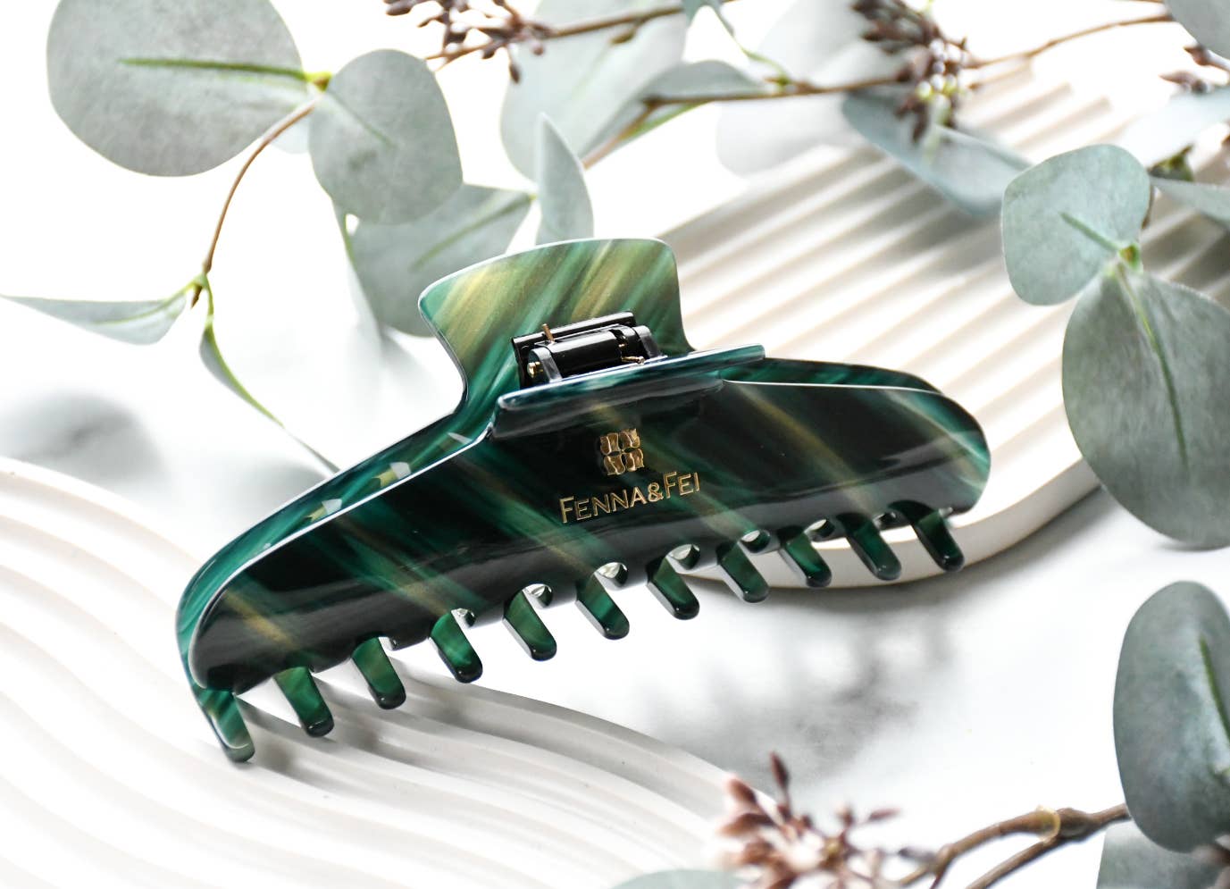 Glamour Grip XL Claw in Roscoelite | Emerald Gold Shimmer |  Italian Acetate Tortoise Shell XL Hair Clip