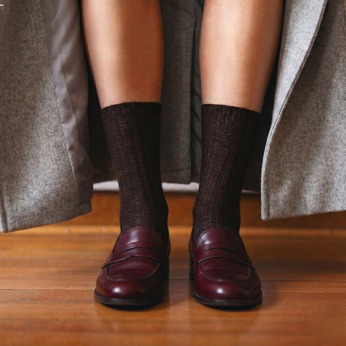 KLUE Silk and Wool DUST STAR socks | Chocolate Dark Brown