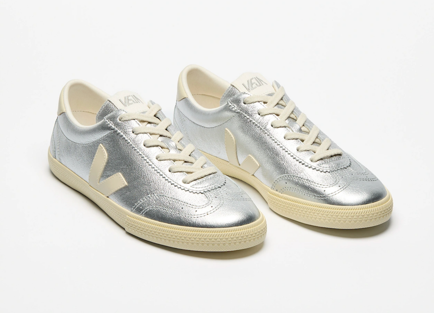 VEJA Volley O.T. Leather Silver Pierre