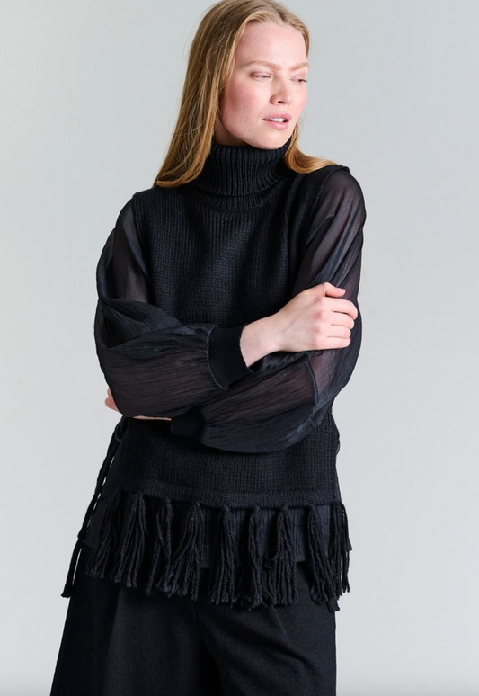 Sakasu Raglan Black Blouse