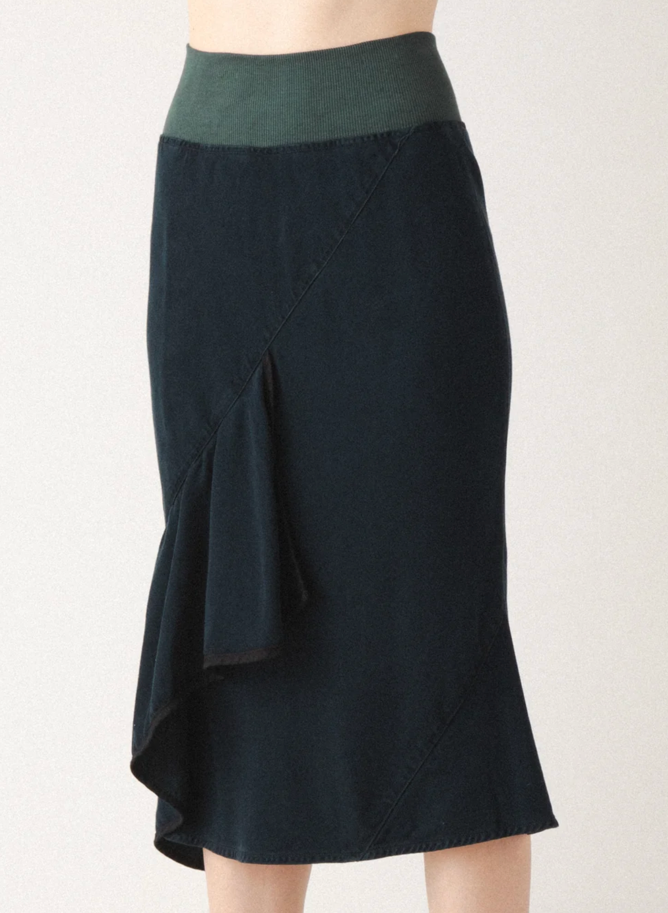 Fantail Skirt in Galaxy