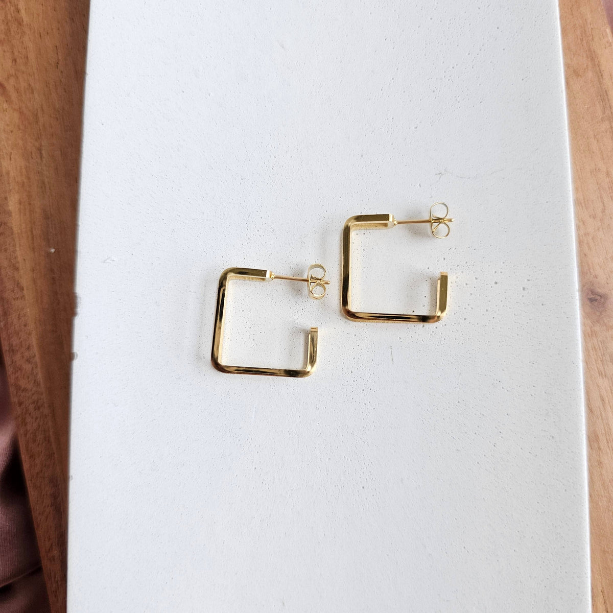 Luxe Kamora Hoops - Gold