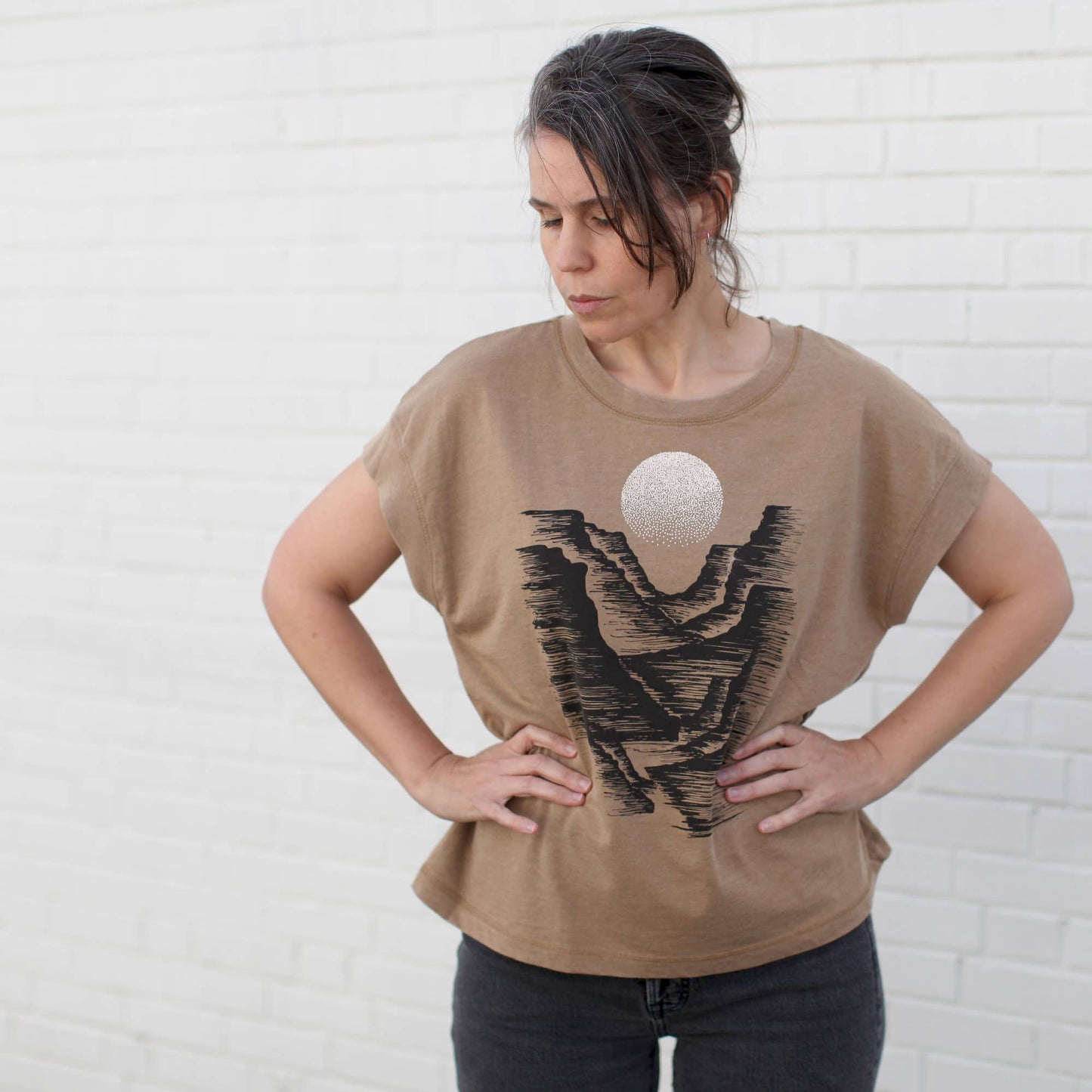 Canyonlands Desert Motif Loose Fit Boxy Tee Yoga Shirt Brown