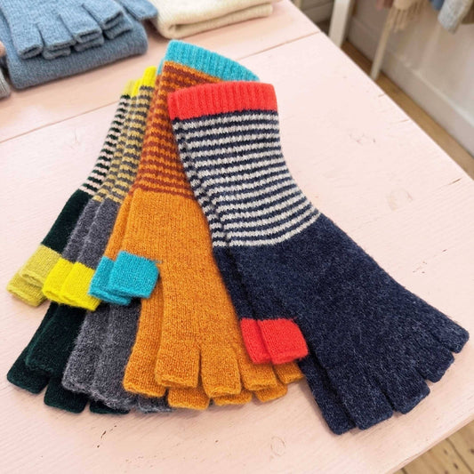 Women's Lambswool Fingerless Gloves