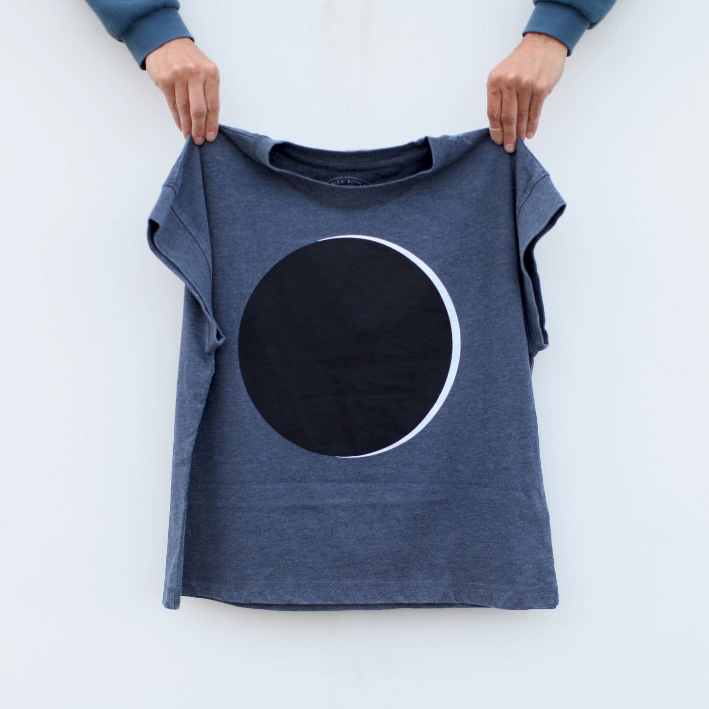 Solar Eclipse Full Moon Loose Fit Boxy Cap Sleeve Tee Navy