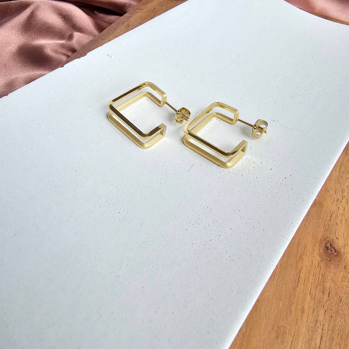 Luxe Kamora Hoops - Gold