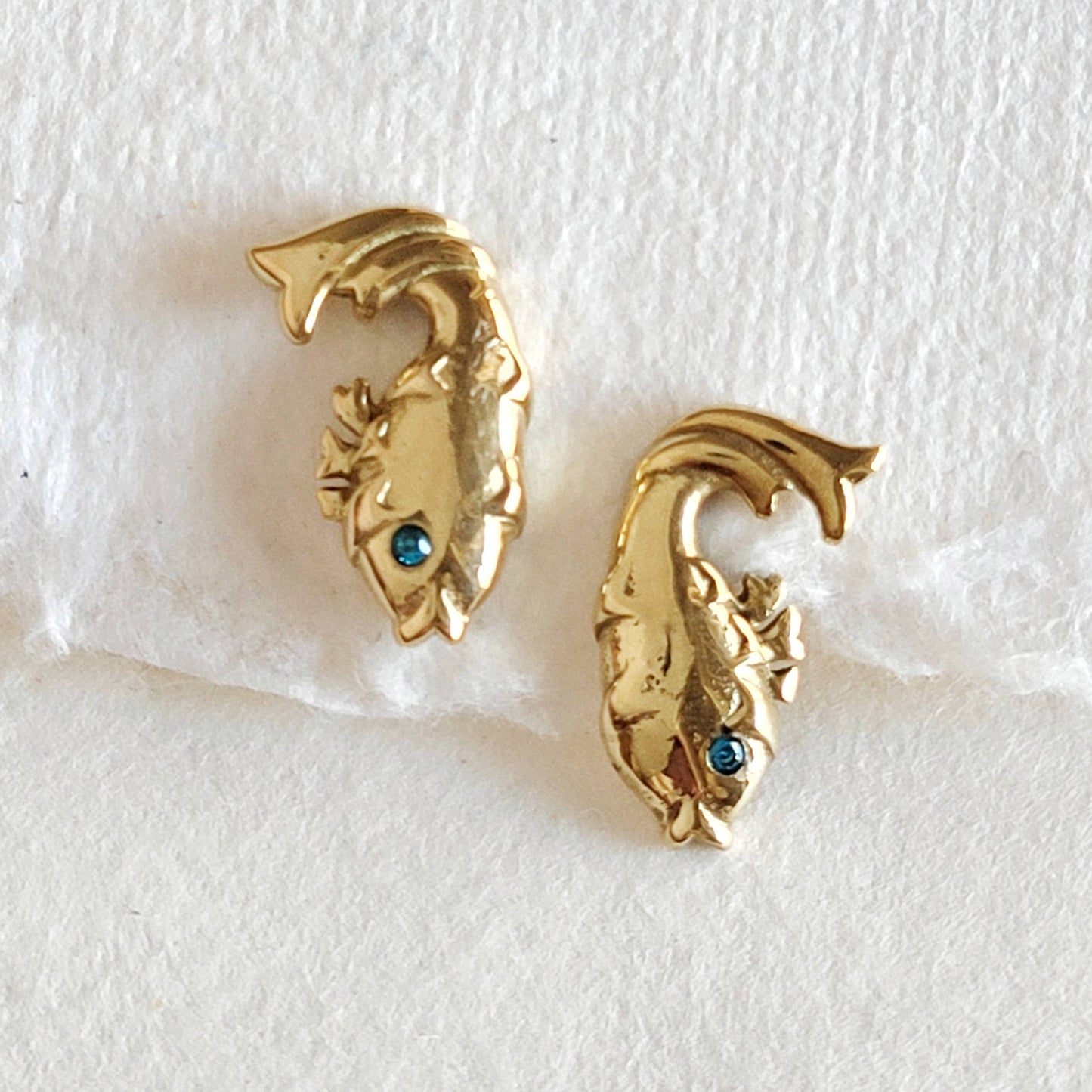 Brass fish stud earrings aquamarine  Earrings