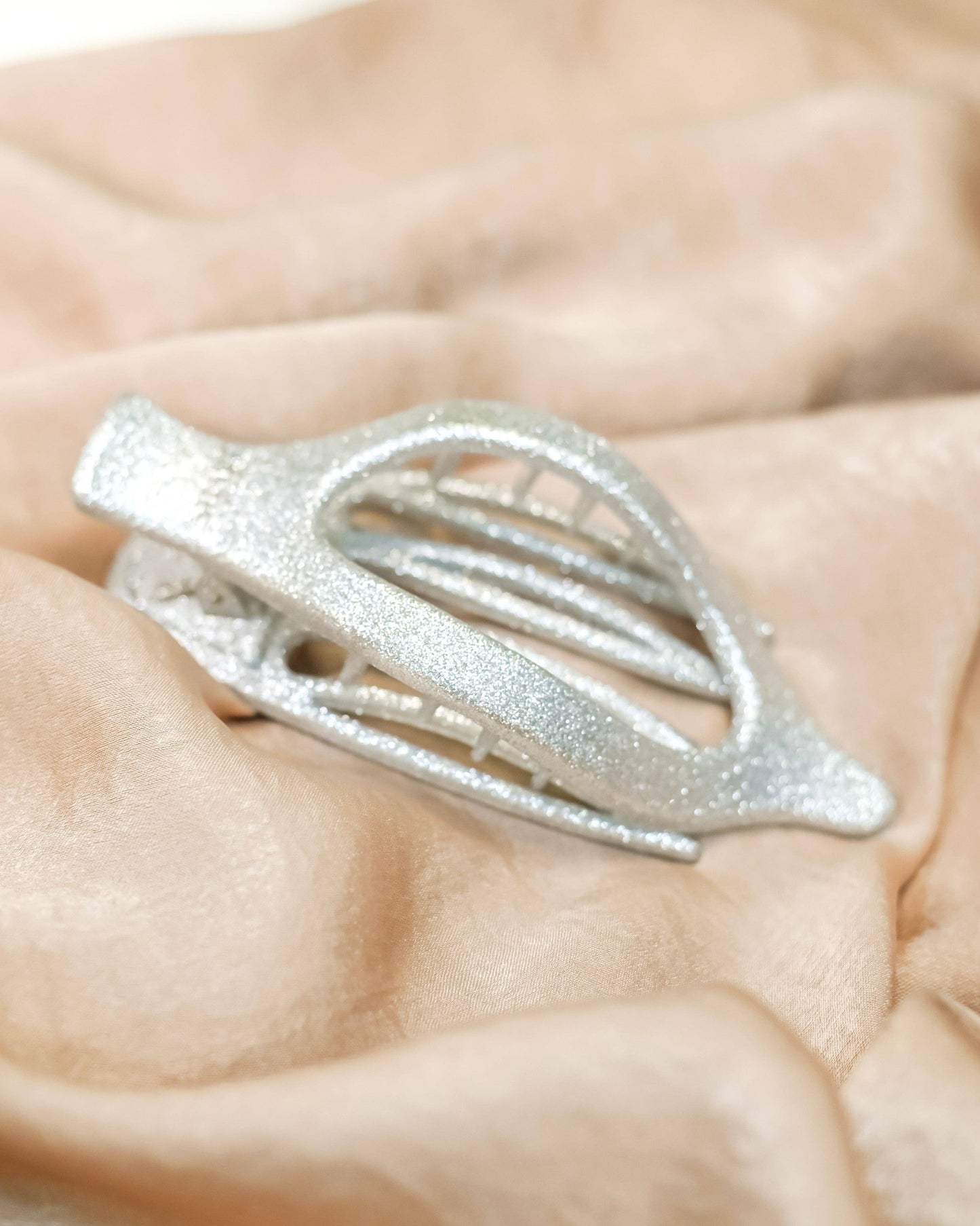 Silver Glitter Wide Lay Flat Clip