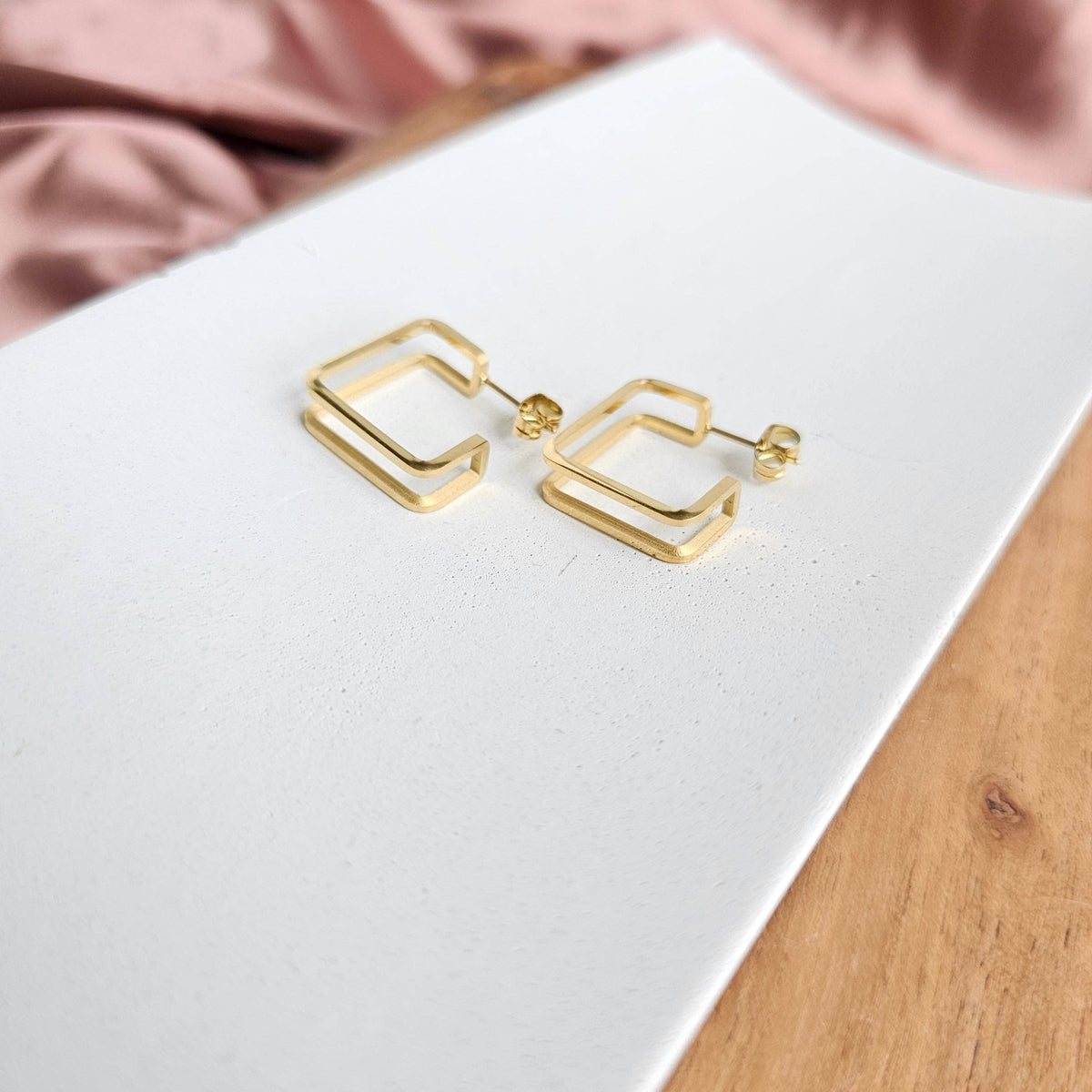 Luxe Kamora Hoops - Gold