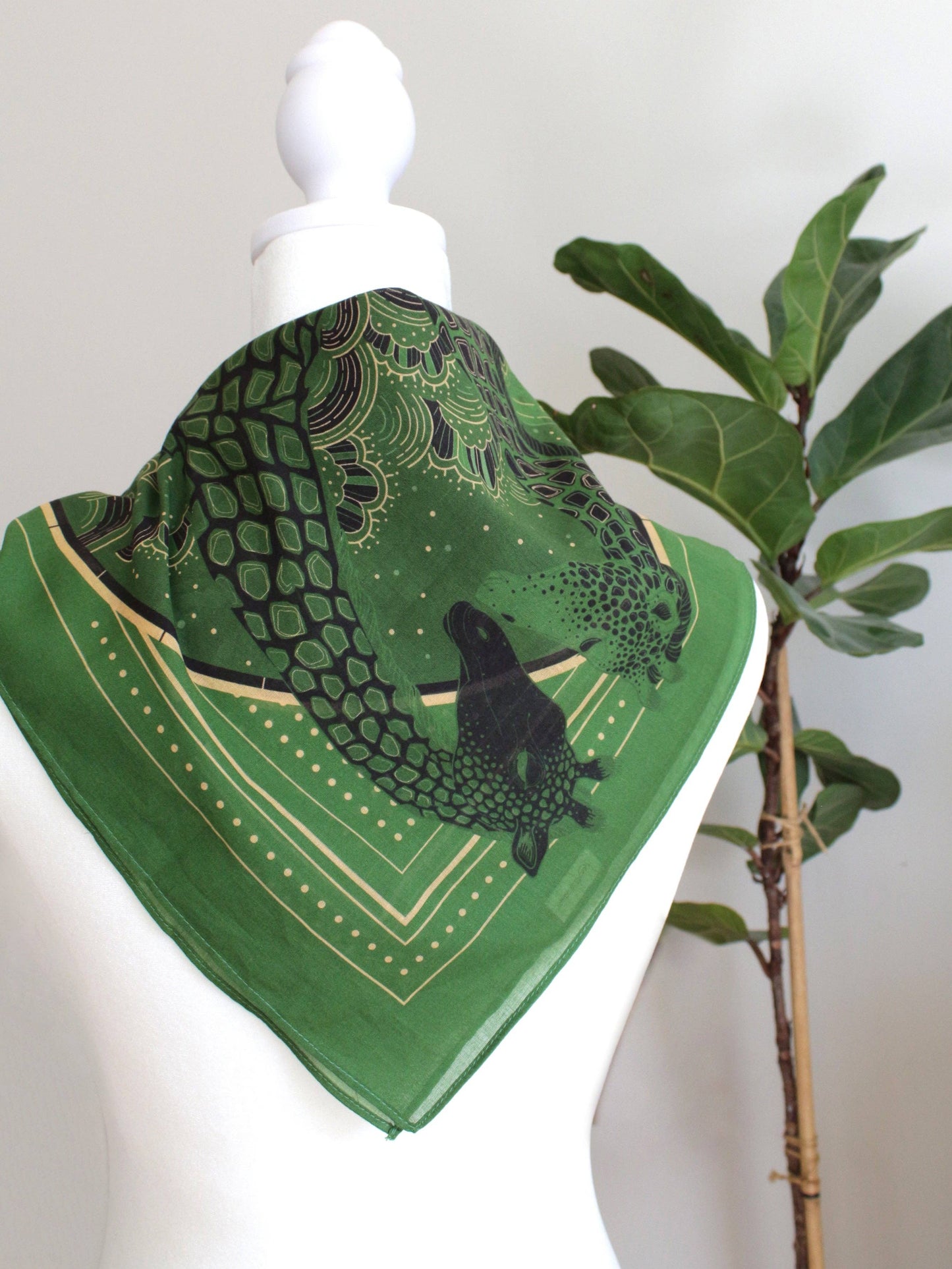 Giraffe, "Surya" in the Grassland Bandana Scarf (Olive Green)
