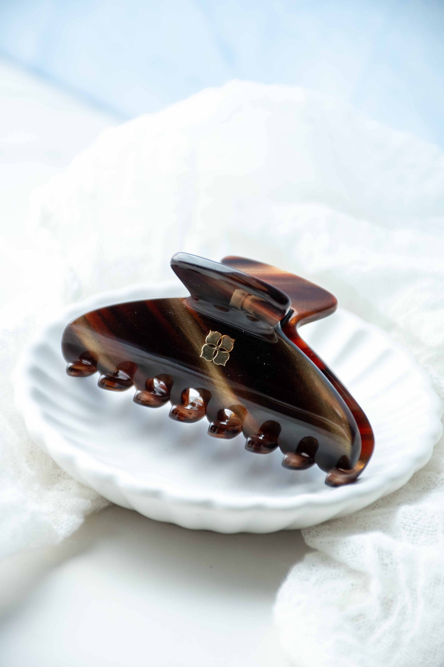 Glamour Grip Mini Claw in Tigers Eye | Bronze Brown Gold Shimmer | Italian Acetate Tortoise Shell Small Hair Clip