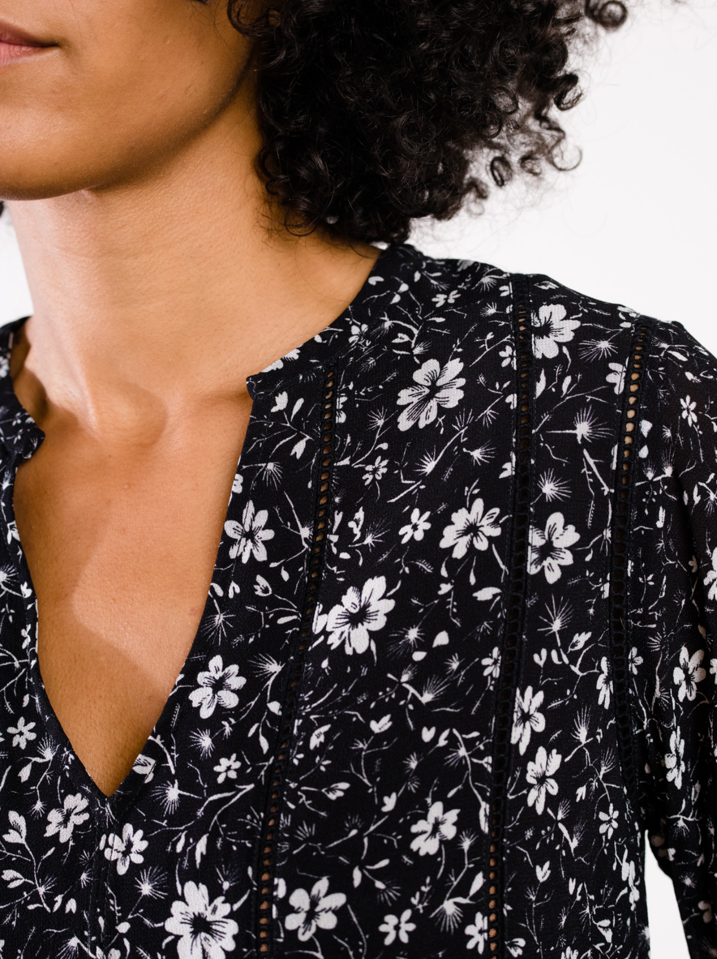 Naomi Flowy Mini Dress | Black/White Floral
