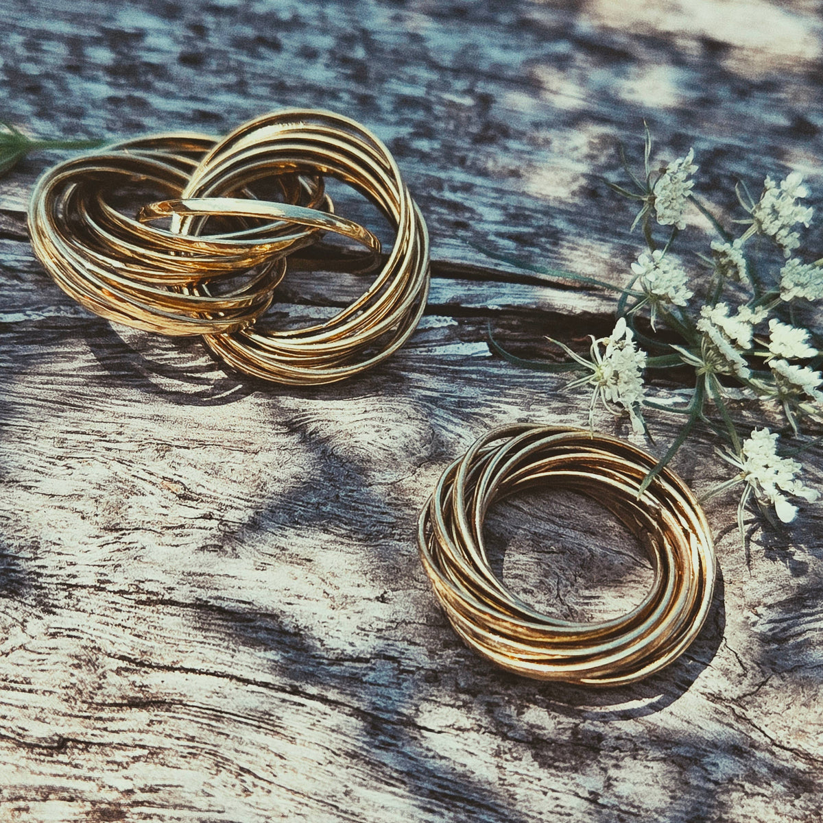 Brass ring intertwined 12 band infinity bisjoux