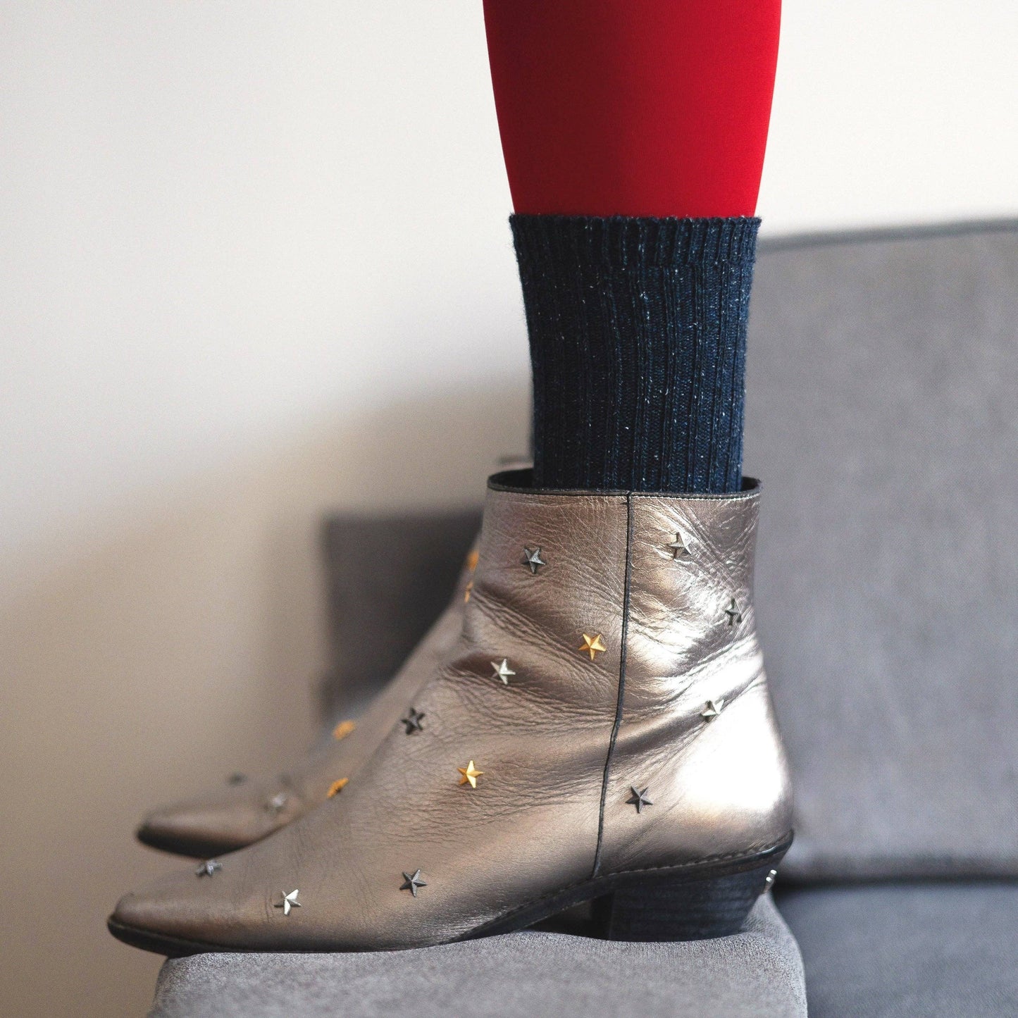 KLUE Silk and Wool DUST STAR socks | Navy