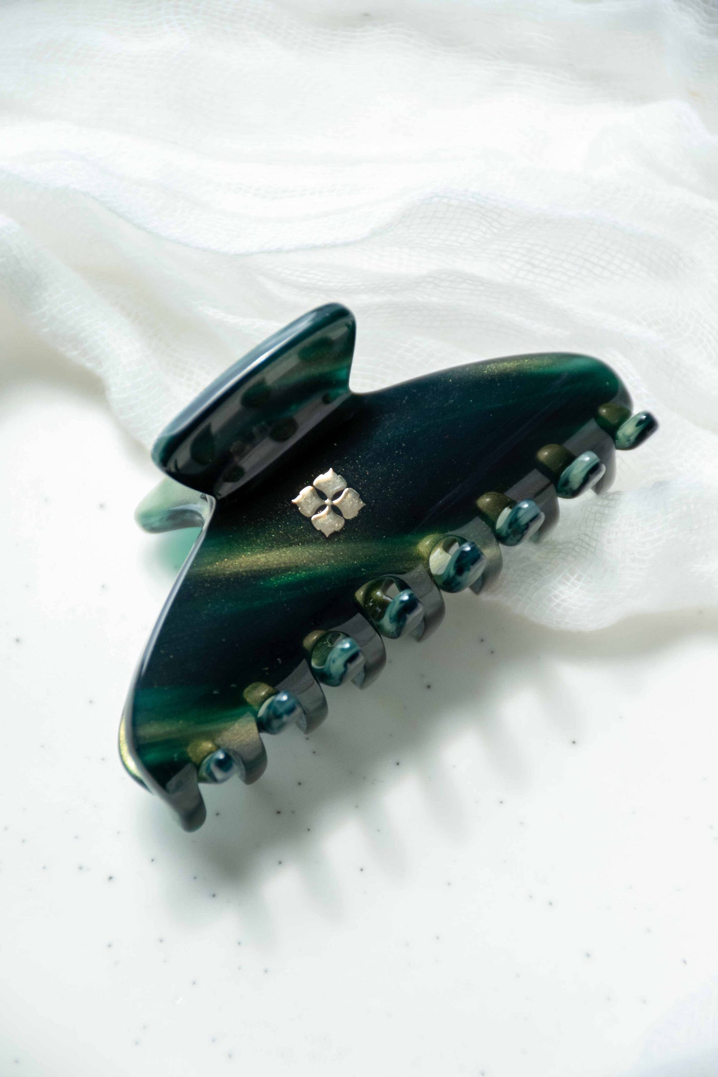 Glamour Grip Mini Claw in Roscoelite | Emerald Gold Shimmer |  Italian Acetate Tortoise Shell Small Hair Clip