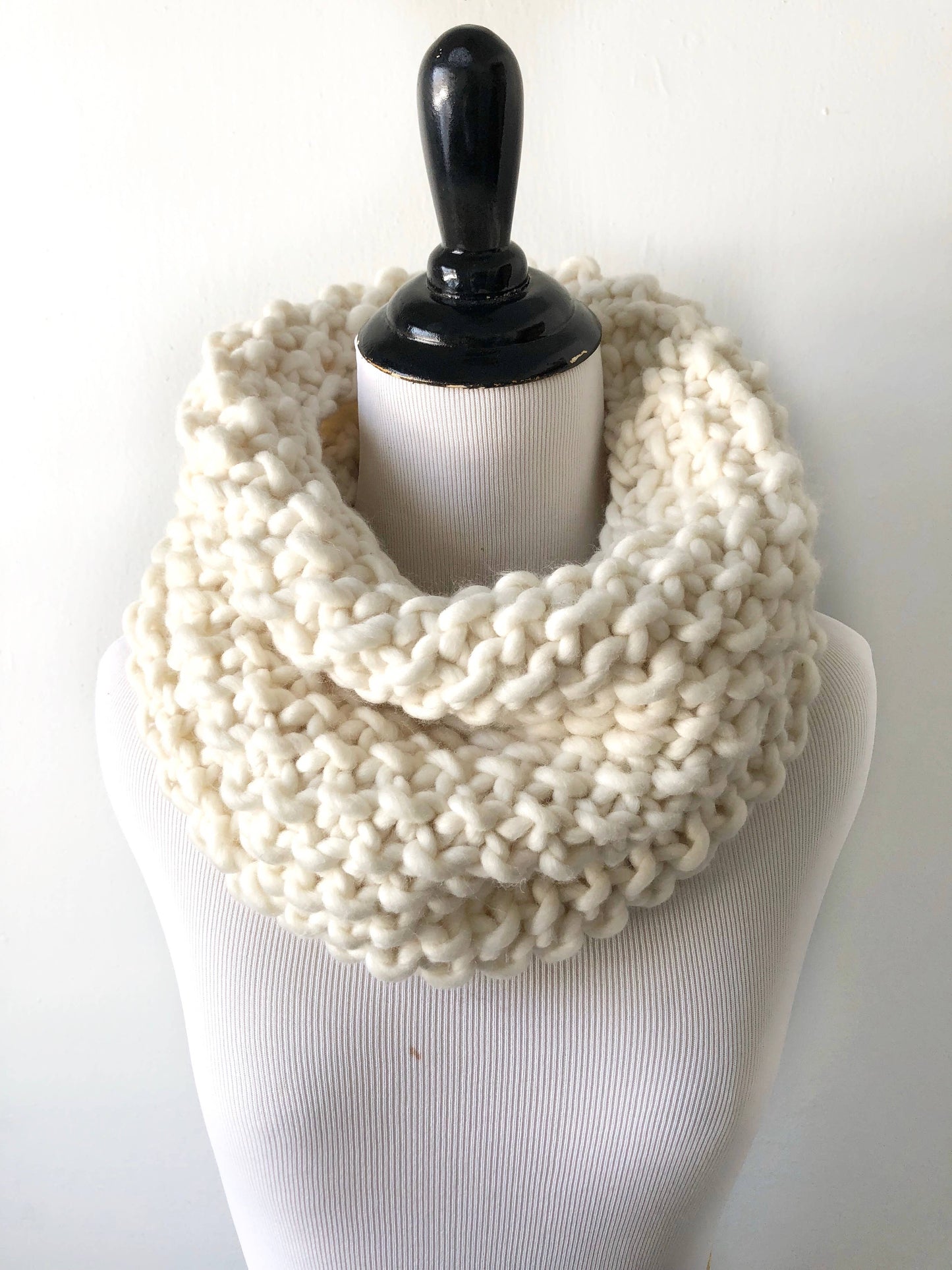 Bubble Fluff Cowl in Winter White