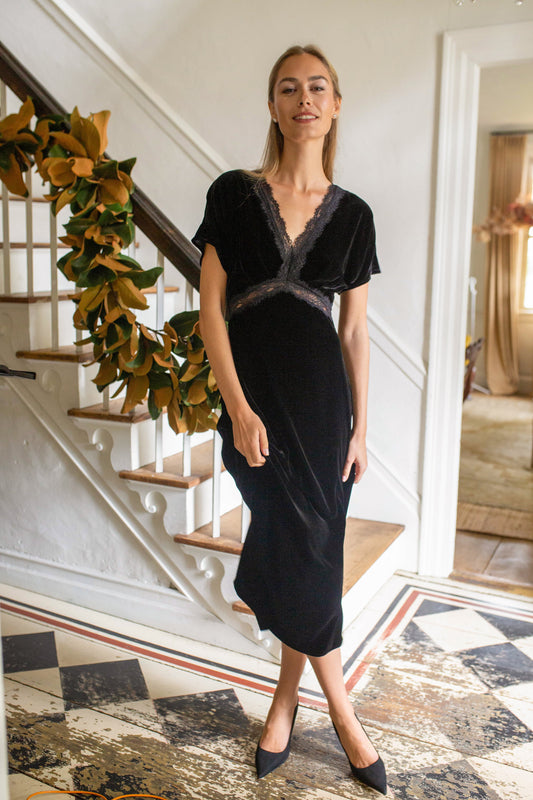 Marea Velvet Florence Midi Dress | Black